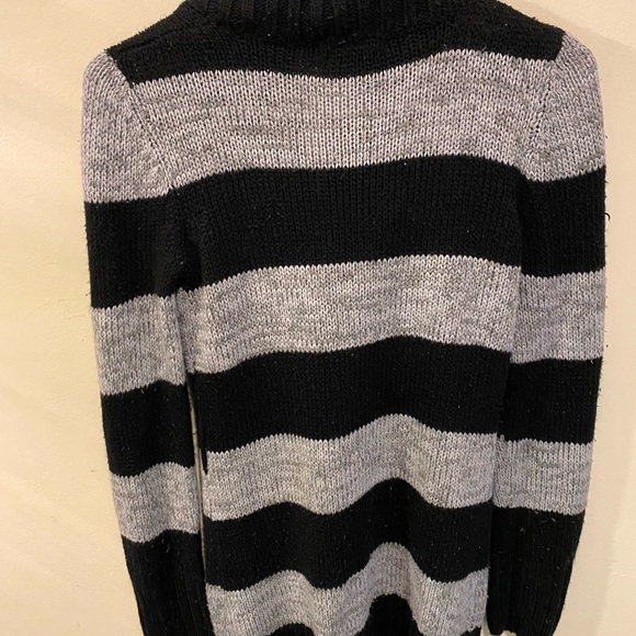 Black and Grey Cardigan - Picture 2 of 2